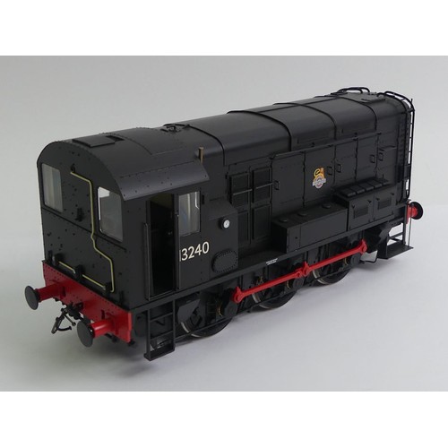 402 - 0 gauge Dapol, 7D -008-004 class 08 13240 BR Black early crest diesel electric locomotive, 1:43.5 sc... 