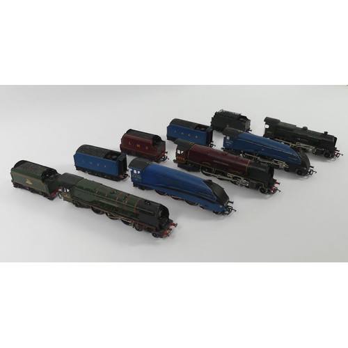 351 - Five Hornby 00 gauge locomotives and tenders including Duchess of Montrose, Sir Nigel Gresley and Ma... 