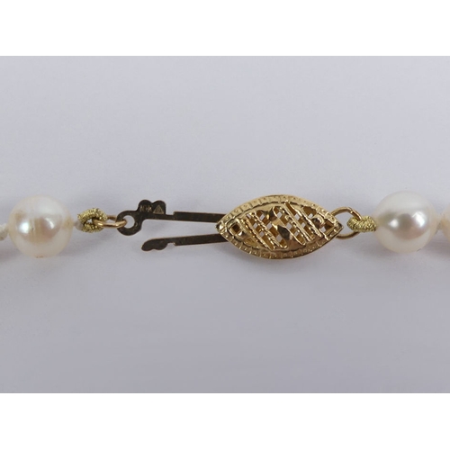 5 - Cultured pearl necklace with a 9ct gold clasp, 16.8 grams, pearls 6mm, length 44cm.