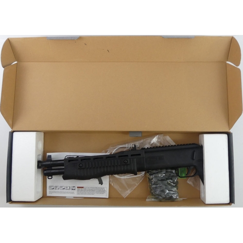 199 - HDB .68 CO2 pump action shotgun, boxed with instructions, 68cm. 
No licence is required to purchase ... 