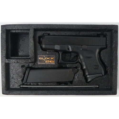 226 - Tokyo Marui type Glock 26 CO2 BB pistol, boxed, 16cm. No licence is required to purchase this item. ... 