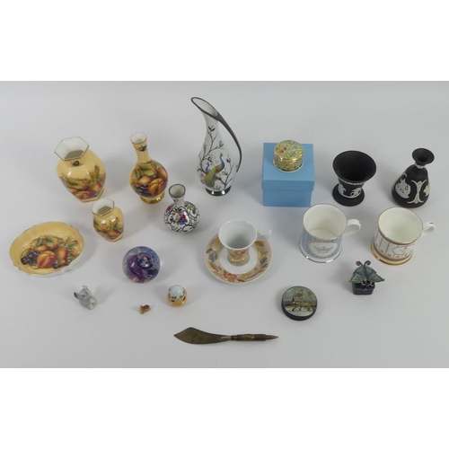 335 - Aynsley Orchard Gold, Wedgwood, Rosenthal and other collectable items.