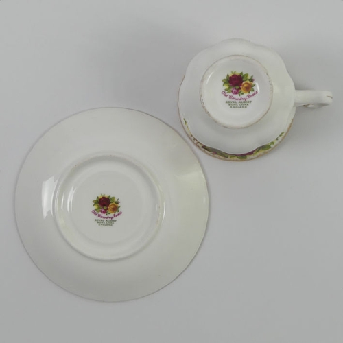 360 - Royal Albert 'Old Country Roses' twenty three piece coffee set, 23cm.