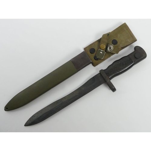 187 - A WWII Spanish Toledo in rifle bayonet and scabbard, blade 22cm.