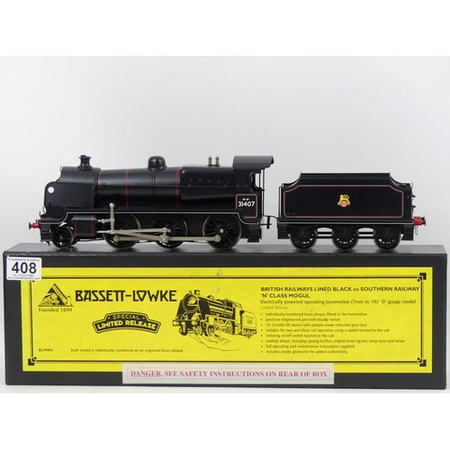 405 - A Bassett-Lowke 0 gauge British Railways lined black southern railway N class mogul locomotive & ten... 