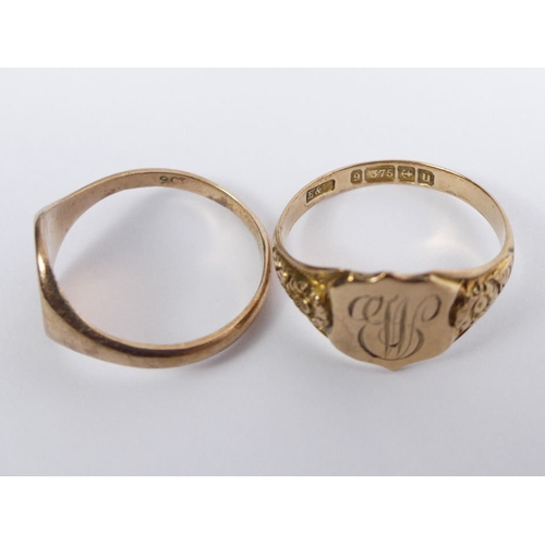 26 - Two 9ct gold signet rings, 5.6 grams, both size S.