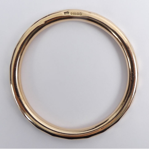 43 - 9ct gold and rose gold bangle, Birm. 1921, 15.7grams, 7.8mm x 84mm.