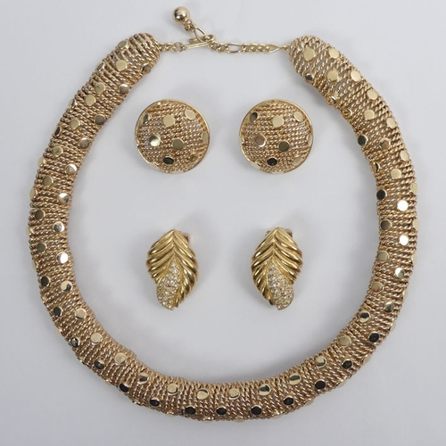 50 - Boucher 6730 gold tone collarette necklace and matching earrings, along with a pair of paste set Chr... 