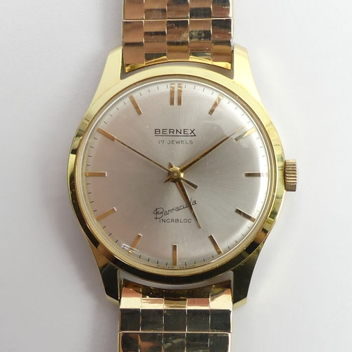 101 - Gents gold tone Bernex Barracuda 17 jewel, manual wind watch, with box and papers, 35.4mm.
Condition... 