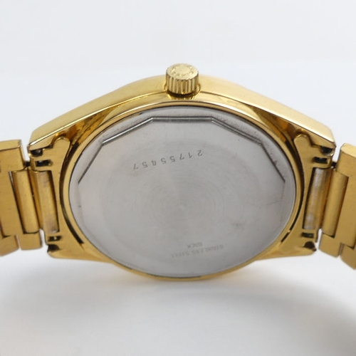 109 - Longines gold tone, automatic date adjust watch and box, 35.2mm.
Condition Report:
In working order.