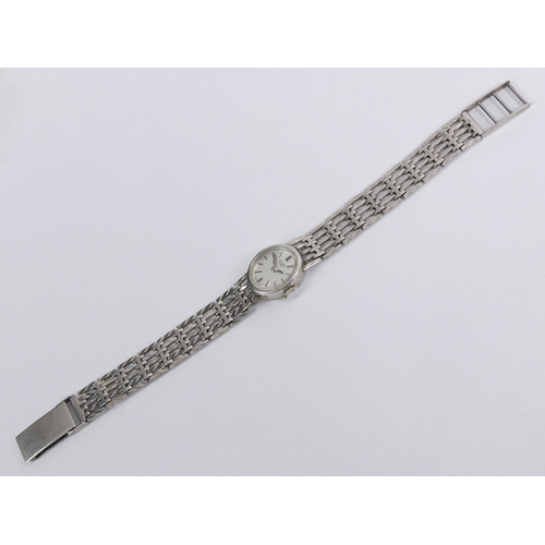 117 - Sterling silver Rotary manual wind watch and strap, 18.3 grams, 16.7mm x 180mm.
Condition report:
In... 