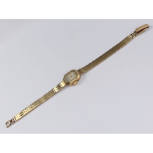 118 - Avia 9ct gold ladies watch and strap, 20 grams, 17.5cm x 15mm.