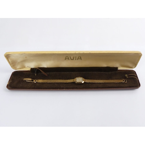 118 - Avia 9ct gold ladies watch and strap, 20 grams, 17.5cm x 15mm.