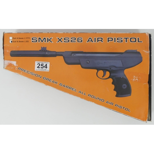 254 - SMK X526 Precision Break Barrel .22 air pistol boxed. 36 cm in length.