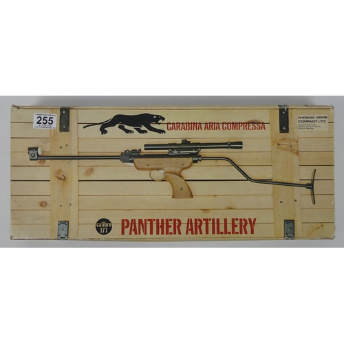 255 - A boxed Panther Carabina Aria Compressa .177 air pistol. 51 cm in length.