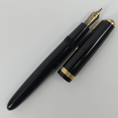 291 - Vintage Parker Duofold fountain pen with 14ct nib, 13cm.