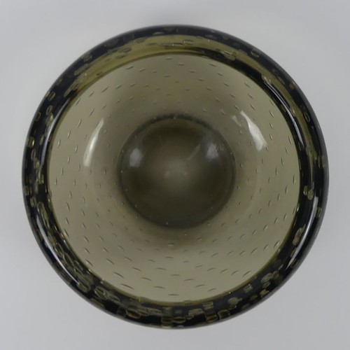 344 - Whitefriars controlled air bubble inclusion art glass bowl. 20 x 10 cm.