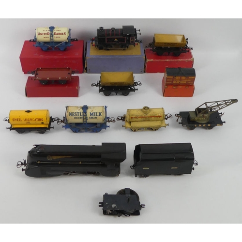 438 - Box of Hornby O guage including a Locomotive and tender, clockwork type 40 tank locomotive, along wi... 