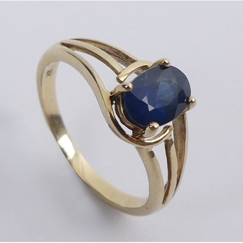 43 - 9ct gold sapphire single stone ring, 2 grams, 8mm, size M.