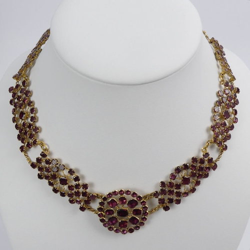 50 - Late 18th century garnet and gilt metal necklace, signed Arrantec 18, 34 grams, 40cm, 30.4mm.