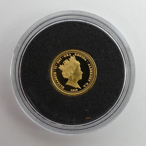 132 - Queen Victoria 2019 22ct gold £5 coin, encapsulated and with C.O.A.