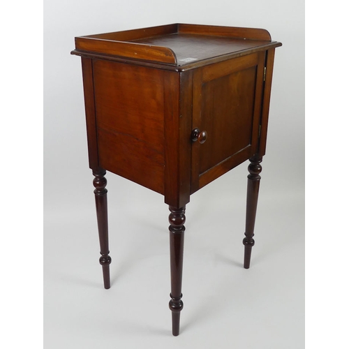 481 - A late Victorian mahogany pot cupboard, 75cm x 45cm x 36cm.
Collection own Courier Only.