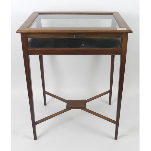 483 - An Edwardian mahogany table top display cabinet, 63cm x 50cm x 40cm.
Collection own Courier Only.