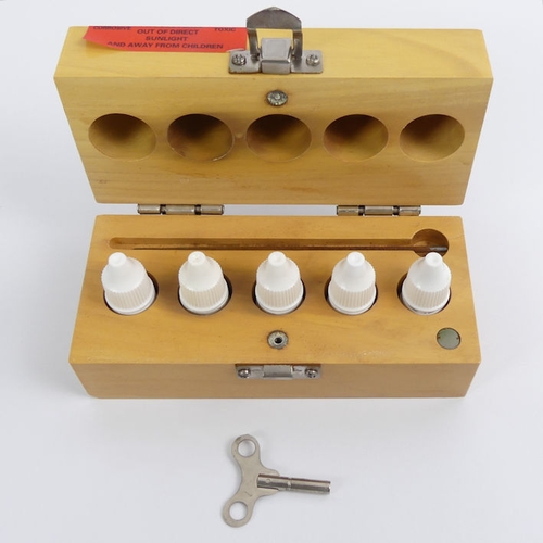 30C - A boxed gold acid testing kit. Over 18's only.