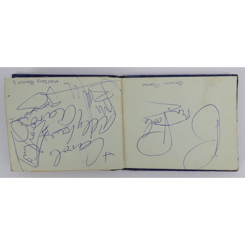 400 - A 1960's autograph book with signatures from bands of the time, including Fleetwood Mac, Peter and G... 