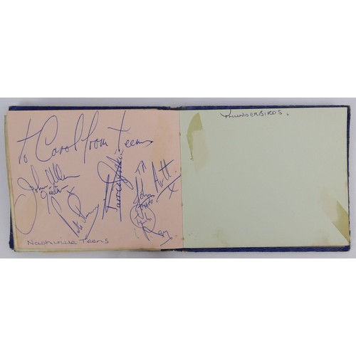 400 - A 1960's autograph book with signatures from bands of the time, including Fleetwood Mac, Peter and G... 