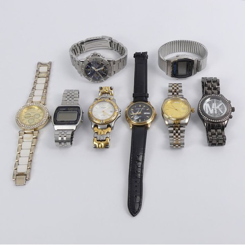 103 - Eight gents watches, including Seiko, Michael Kors and Casio.