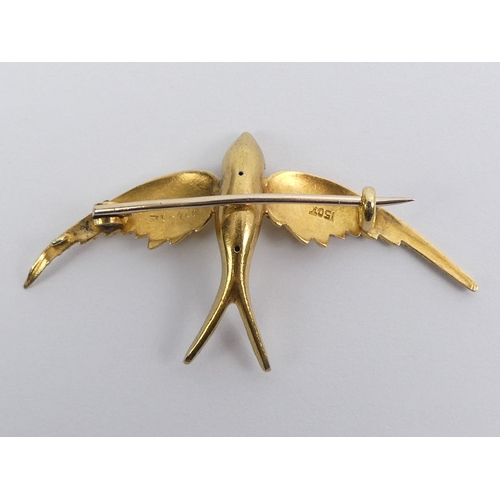 13 - 15ct gold, swallow design brooch, 4 grams, 47mm x 24.6mm.