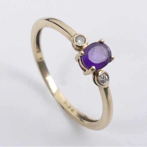 40 - 9ct gold, amethyst and diamond ring, 1.4 grams, 5mm, size P 1/2.