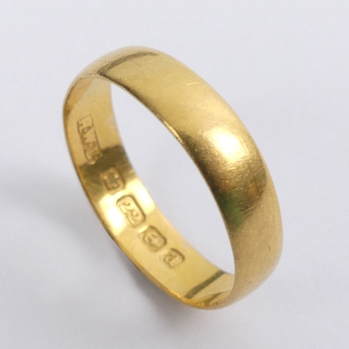 55 - 22ct gold wedding ring, Birm. 1900, 2.3 grams, 4.4mm, size M 1/2.