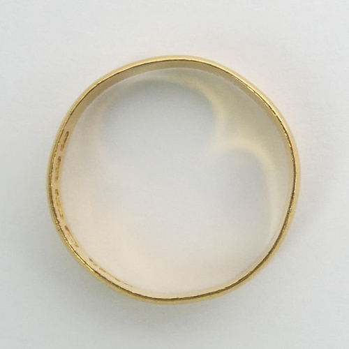 55 - 22ct gold wedding ring, Birm. 1900, 2.3 grams, 4.4mm, size M 1/2.