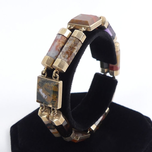 60E - A Victorian Scottish hardstone and gold bracelet, 30 grams, 20 cm x 13.6 mm.