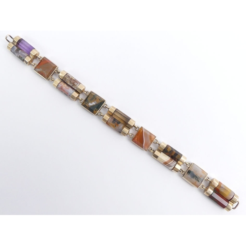 60E - A Victorian Scottish hardstone and gold bracelet, 30 grams, 20 cm x 13.6 mm.