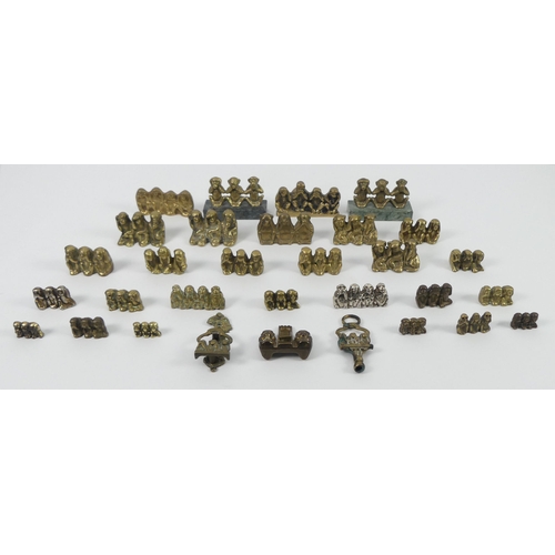 311 - Twenty nine Brass 3 Wise Monkey figures.
Size: Largest 6 cm high x 10 cm wide.