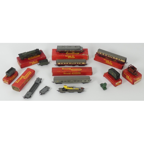 A Triang railway OO gauge, including R157 diesel power car, locomotive ...
