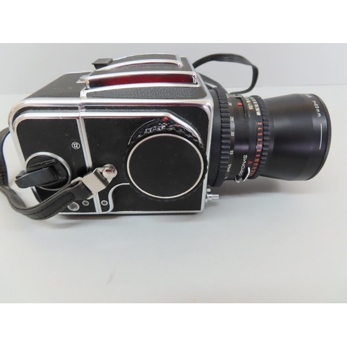 Hasselblad 500 CM with Carl Zeiss Distagen 1:35 f 60mm lens no