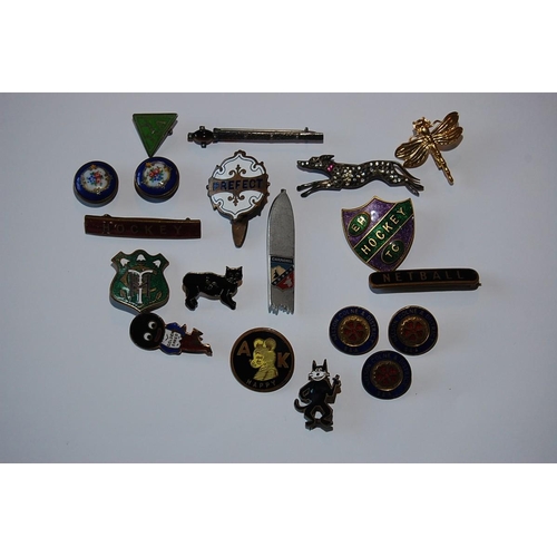 61 - Enamel and metal brooches - Royal Flying Corps