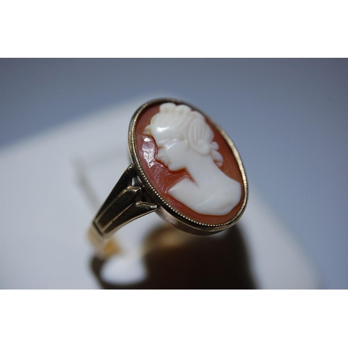 80 - 9ct. gold Cameo ring - size M / N