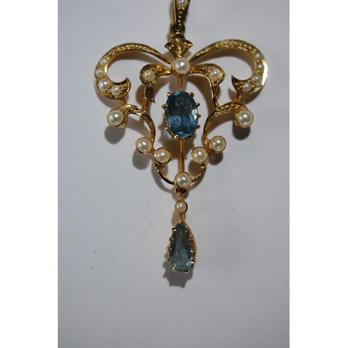 94 - 15 ct. gold aquamarine and pearl pendant - total weight 3 g
