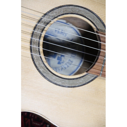 156 - A 1970s Vicente Spanish guitar play beautifully well!