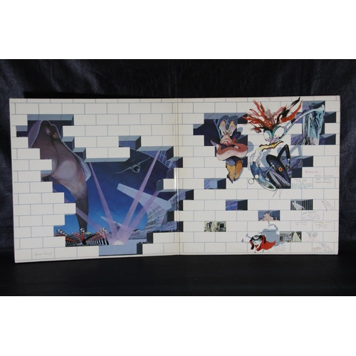 2 - Pink Floyd - The Wall vinyl LP SHDW411