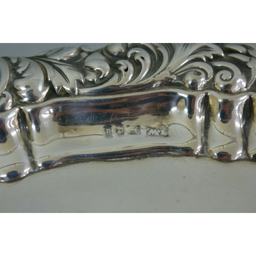 12 - GIV silver waiter with acanthus and scroll decoration to border, on splayed feet. Sheffield 1824. 24... 