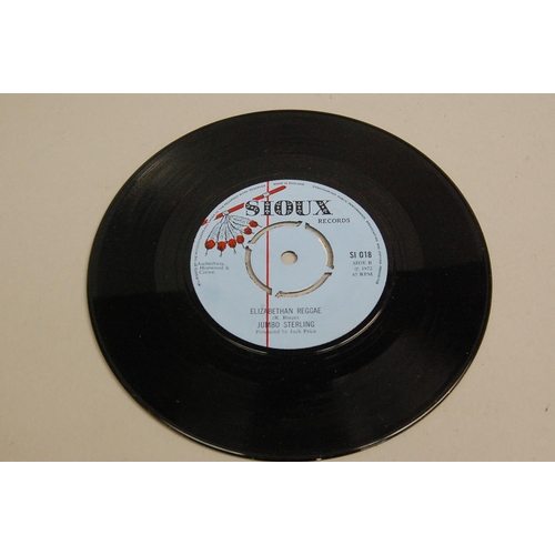 251 - Funky Brown/Jumbo Sterling - African People/Elizabethan Reggae (SI 018) on Sioux records label