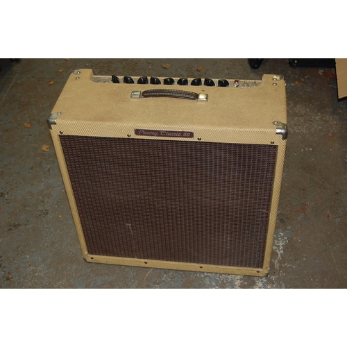 61 - Peavey Classic 50 amplifier - four speaker