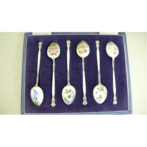 37 - Pretty cased set of silver and enamel coffee spoons with decoration of flowers - Birmingham 1962 - M... 