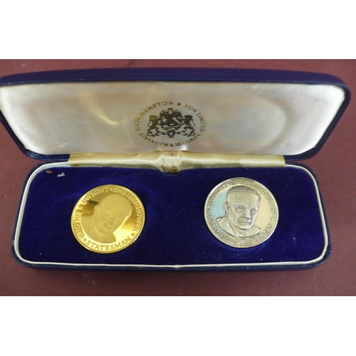 134 - Dwight D Eisenhower soldier statesman Normandy 1944, 22 ct gold and silver coins cased by Slade, Ham... 